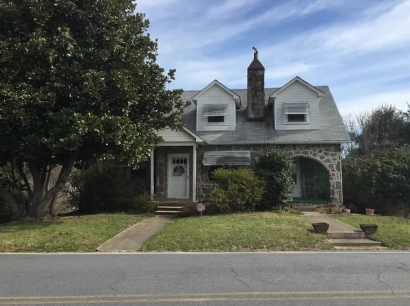 512 Beall St NW, Lenoir, NC 28645
