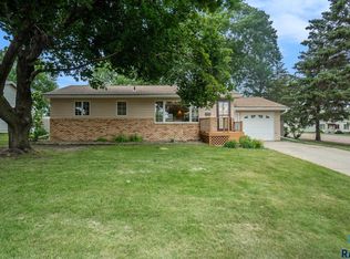 721 N Catherine Ave, Madison, SD 57042