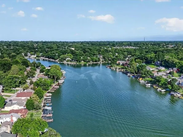 25 Beach Dr, Lake Tapawingo, MO 64015