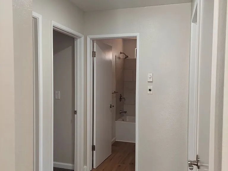 612 W Graaf Ave — Photo 9