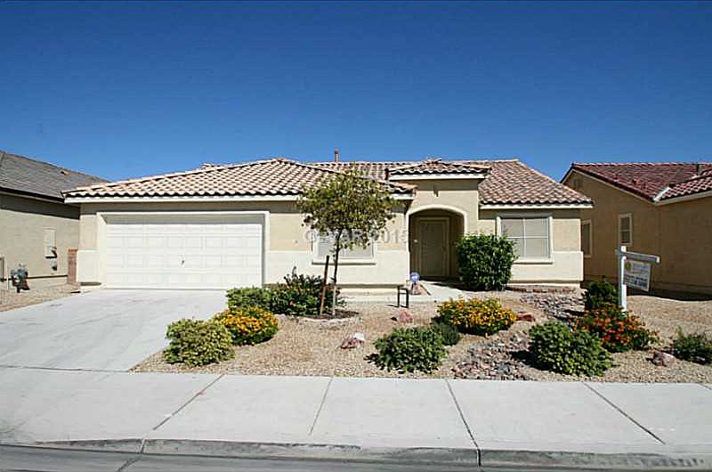 1st image of 2128 W El Campo Grande Ave
