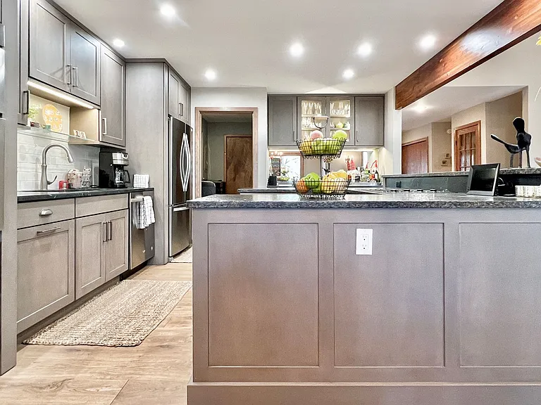 6245 Summit Ct — Photo 13