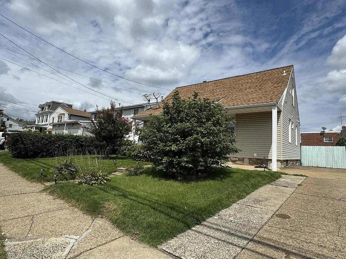 Building Photo - 1615 Rhawn St