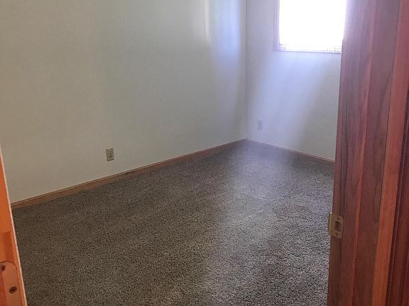 5th image of 1004 Campus Dr