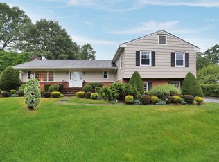 10 Bobbie Ln, Rye Brook, NY 10573