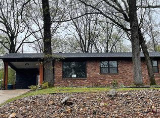 52 Lefever Ln, Little Rock, AR 72227