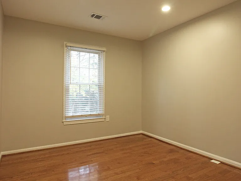 4427 Holly Ave — Photo 14