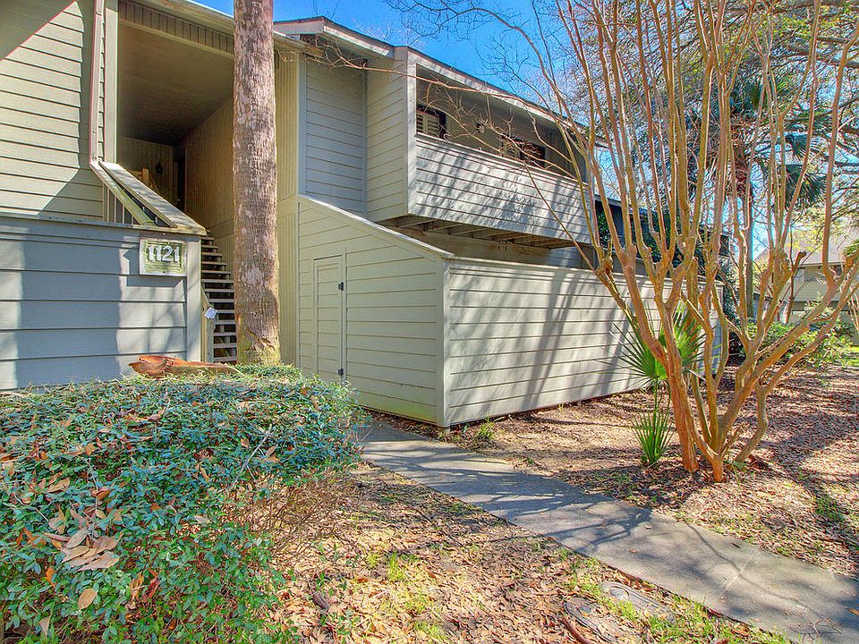 1st image of 1121 Village Creek Ln APT 4