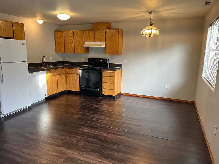 8611 NE 27th Cir — Photo 7
