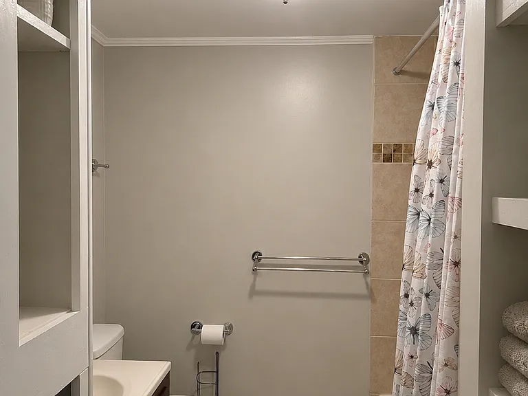 409 Cherry St — Photo 16
