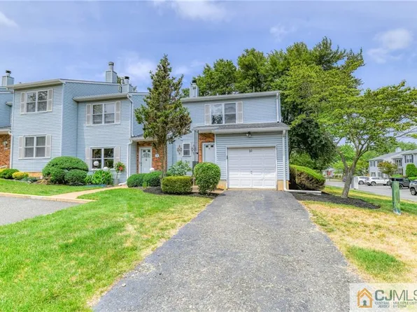 37 Dogwood Ct #96, Monroe Township, NJ 08831
