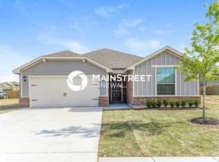 824 NW 6th St, Newcastle, OK 73065