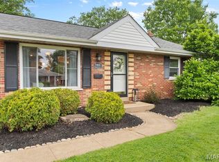 9401 Sophine Ln, Saint Louis, MO 63123