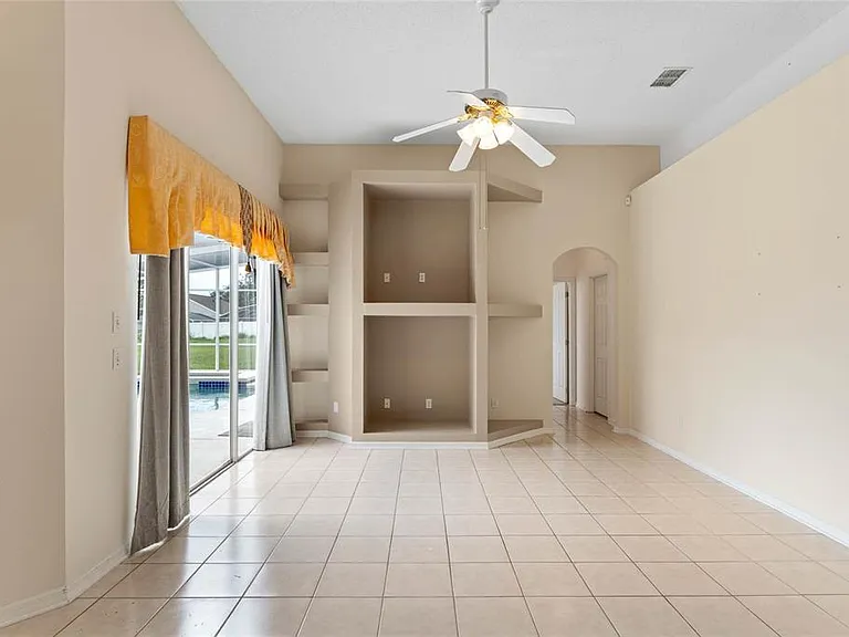 1027 Durango Loop St — Photo 6
