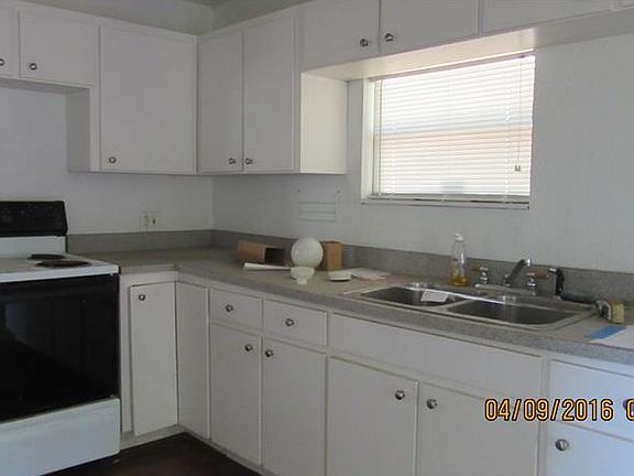3rd image of 2706 W Moody Ave