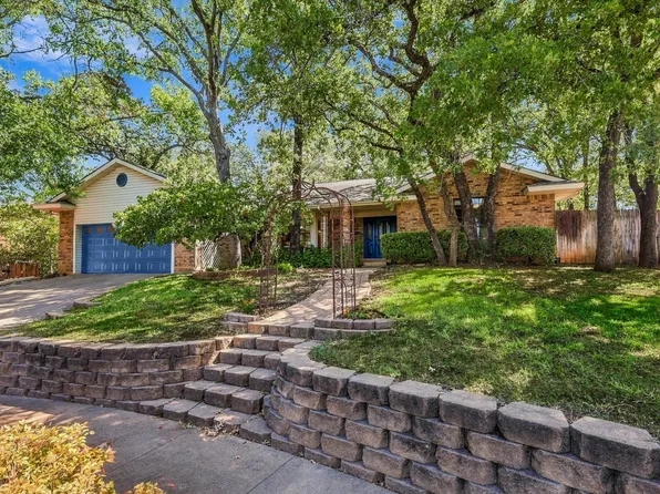 3232 Prince Ct, Bedford, TX 76021
