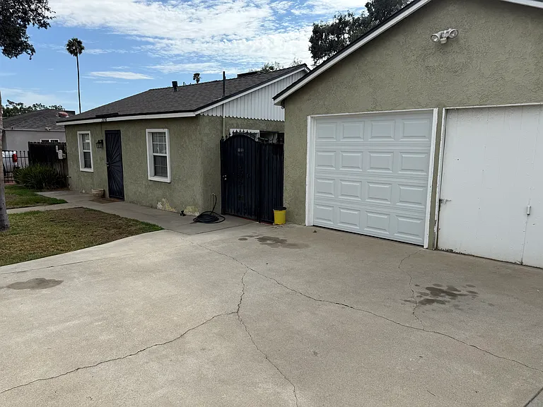 2806 N H St — Photo 11