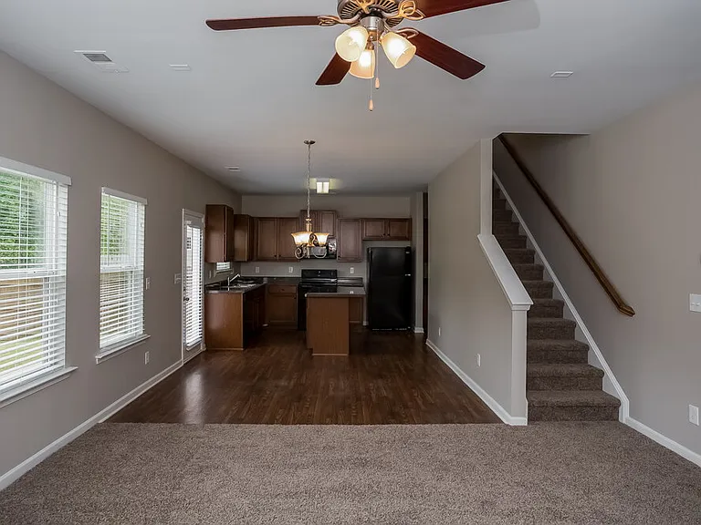 137 Centerra Springs Dr — Photo 4