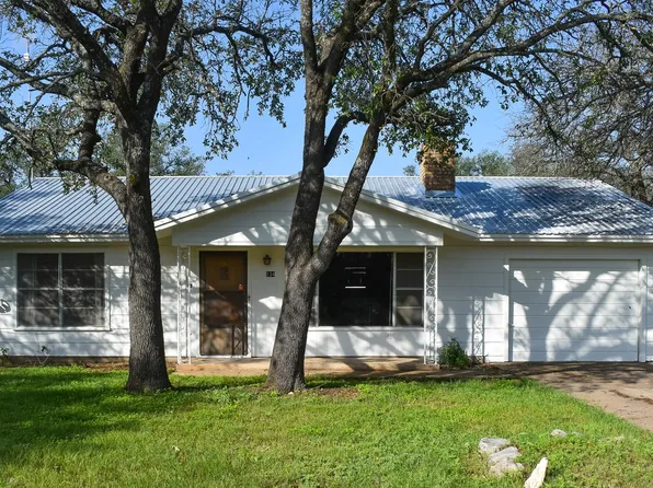134 Lakeview Dr, Brady, TX 76825