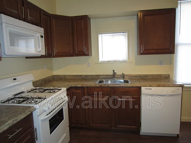 4315 Bristol St — Photo 7