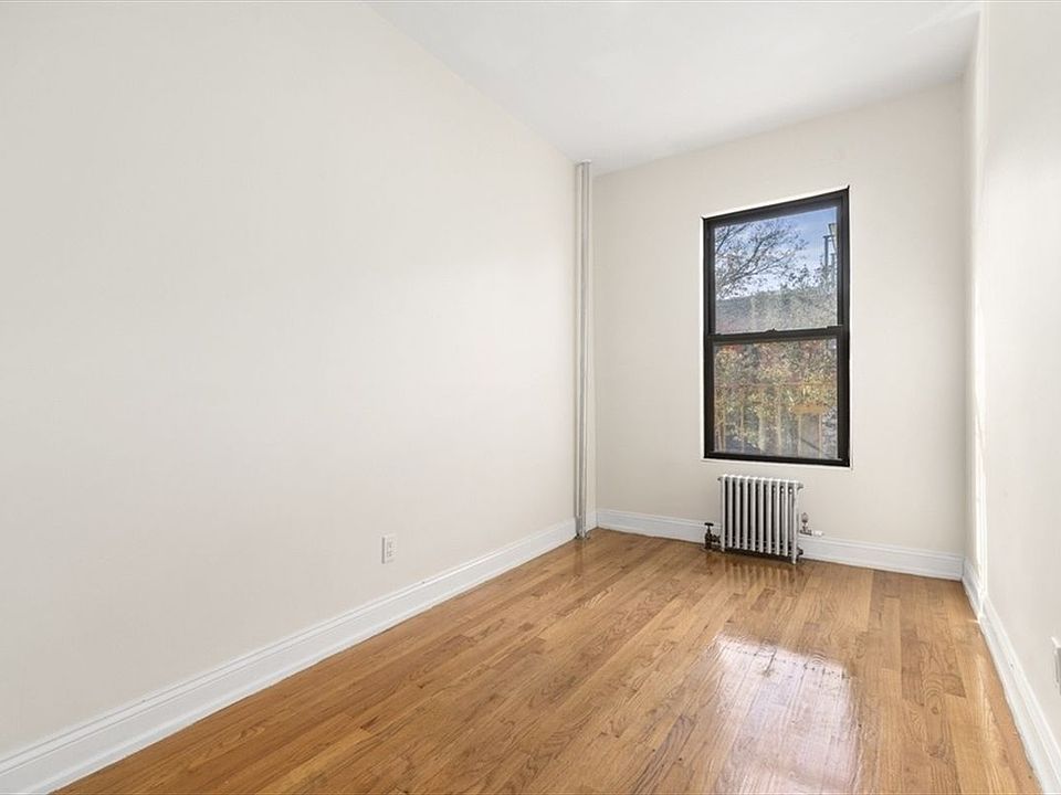 2nd image of 243 13th St APT 10