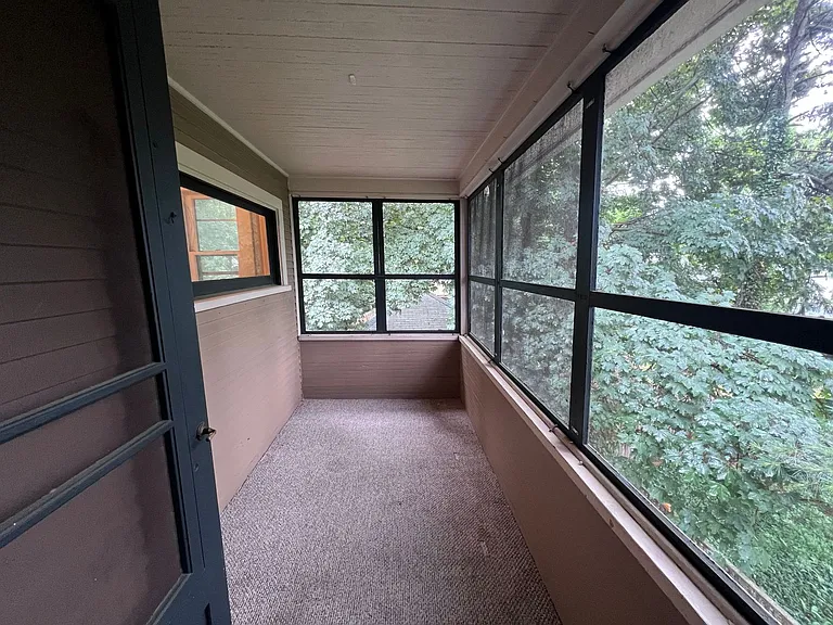 254 Warren Ave SE — Photo 18