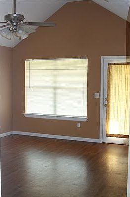3rd image of 10327 Cottage Ct