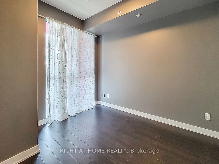 5260 Dundas St #306 — Photo 19