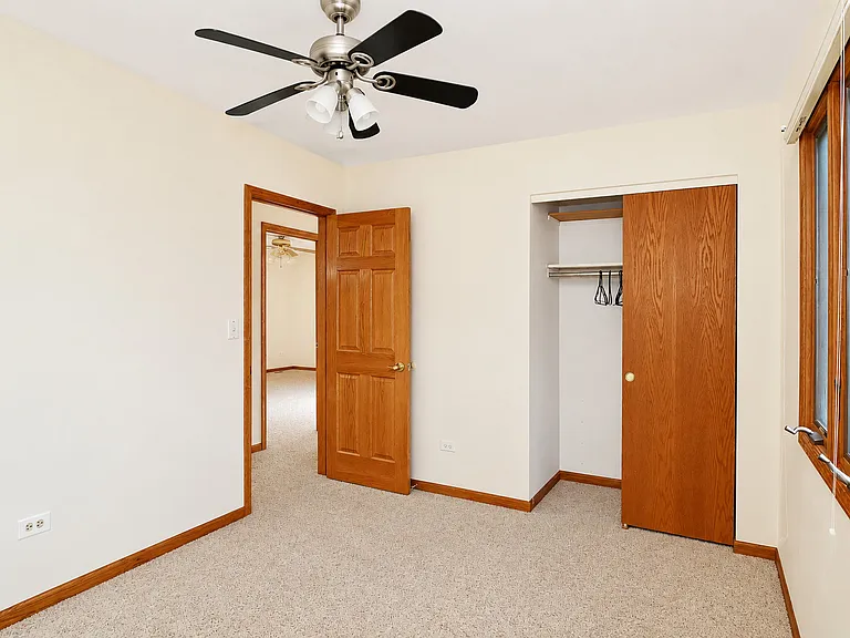 706 N Point Dr — Photo 27