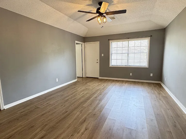 206 Splane Dr — Photo 10