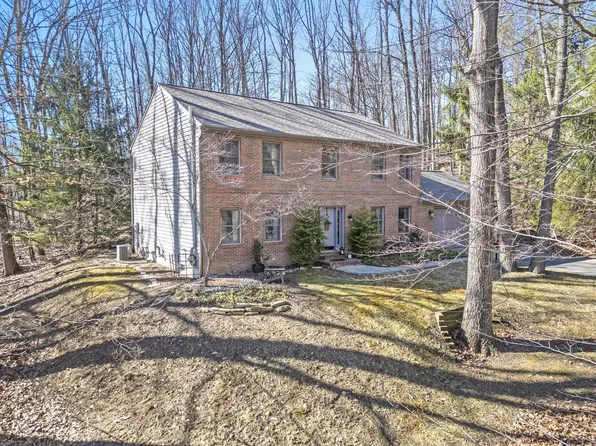 1249 Stratford Woods Dr, Newark, OH 43055