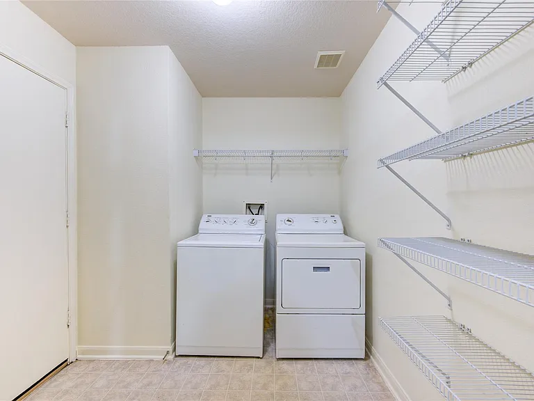 15326 Mission Oak Dr — Photo 8