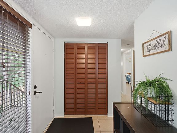 4th image of 140 Orchid Woods Ct Unit 1-13B