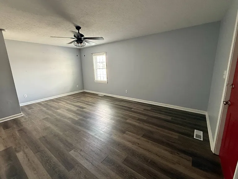 6112 Old Nashville Rd — Photo 12
