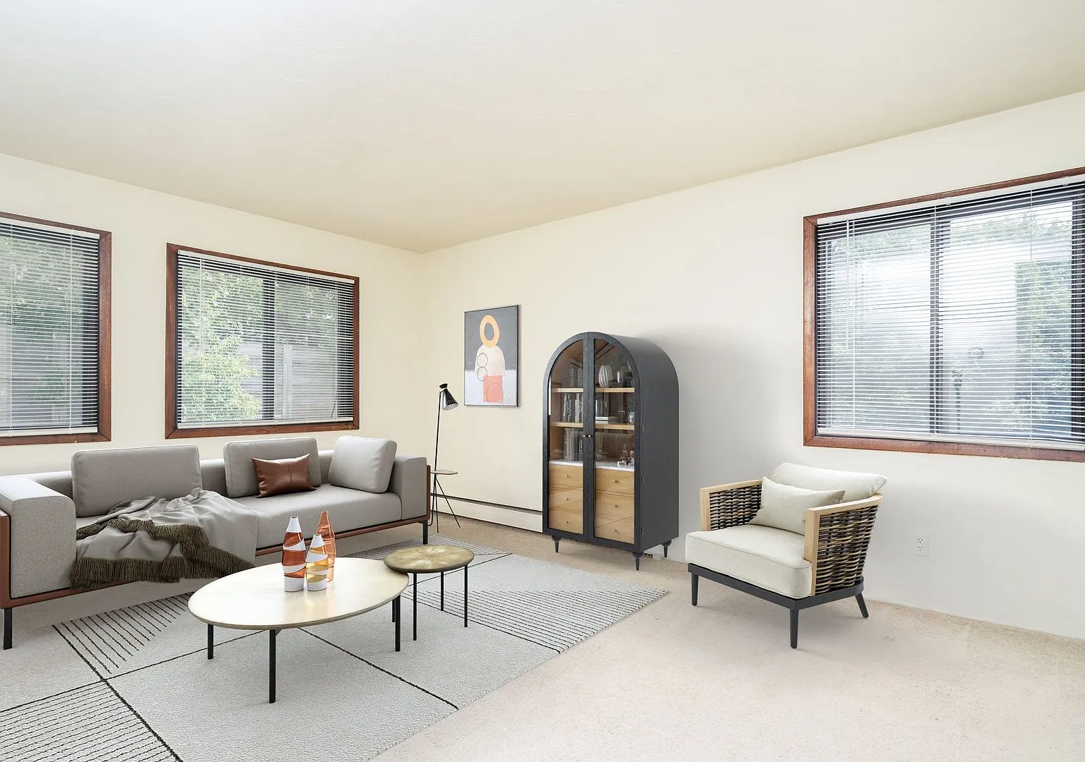 Yale Place — Photo 1