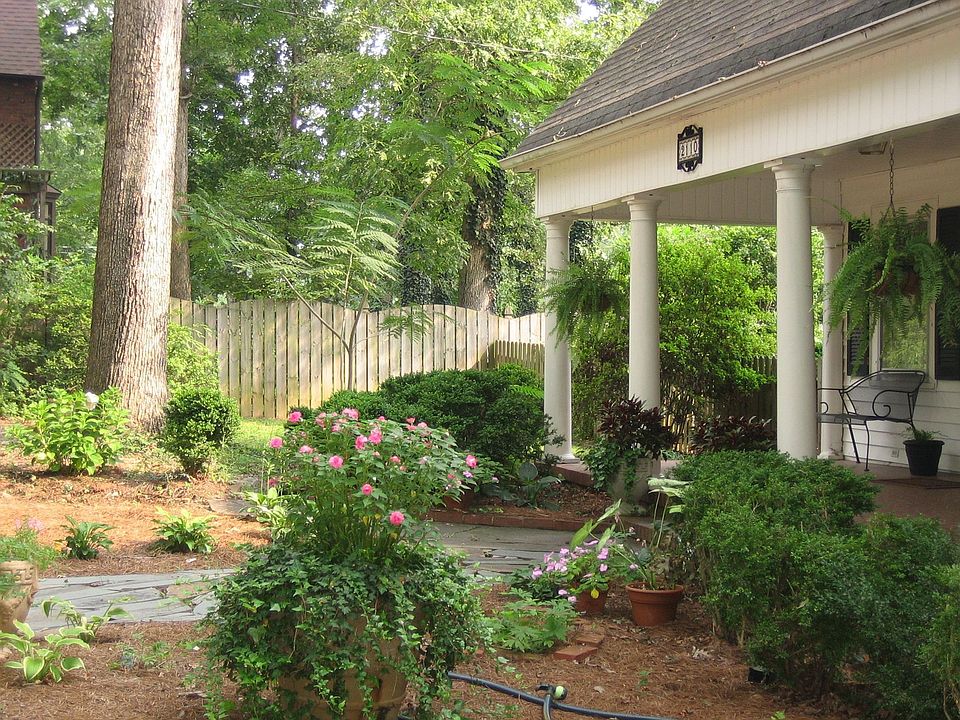 2nd image of 2110 Phoenix Pl