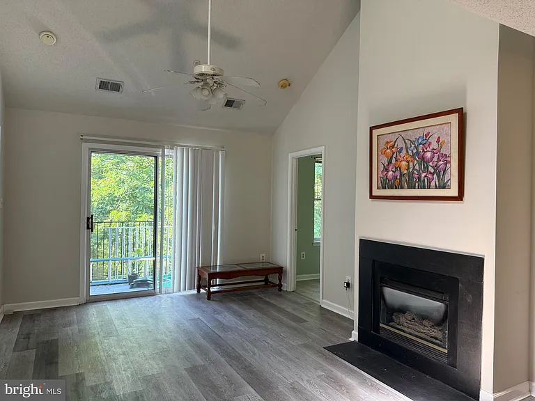 10019 Vanderbilt Cir #14-16 — Photo 8