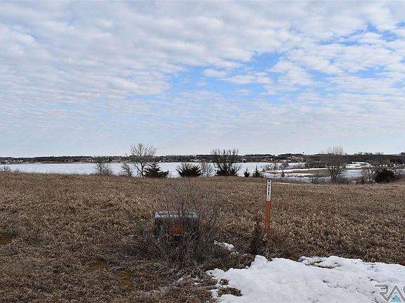 4th image of 112 Round Lake Hills Dr