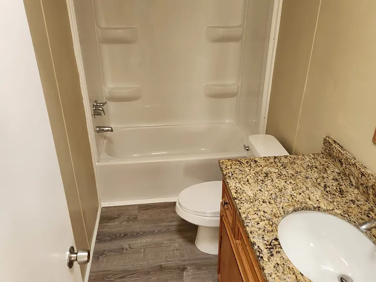 910 W Maxanna Blvd — Photo 9