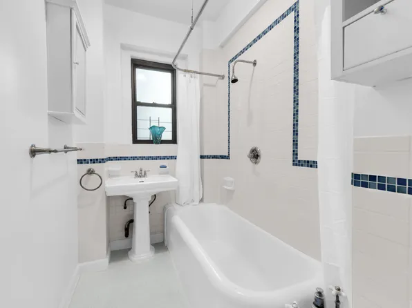 241 West 108th Street image 4 of 10