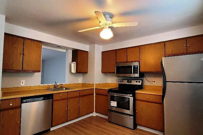 16 Craftsman Ct — Photo 4