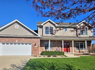 9475 Renaissance Dr, Saint John, IN 46373