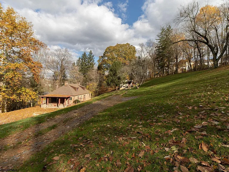 1440 Stewartstown Rd — Photo 24