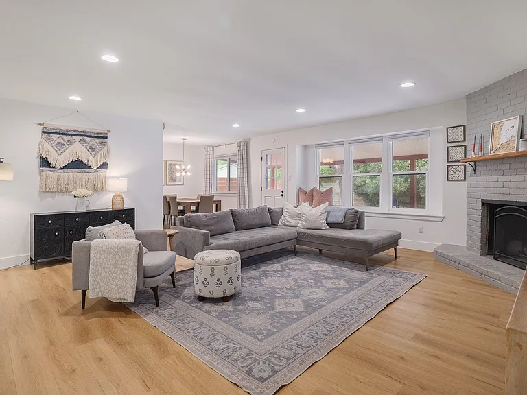 6701 Lancret Hill Dr — Photo 3