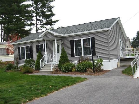 3rd image of 7 Mapleshade Dr