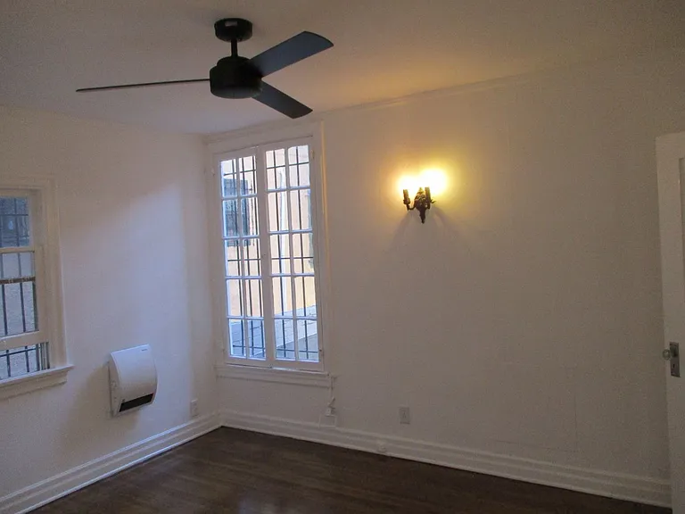 1086 88 Redondo Boulevard 5265 Edgewood Pl — Photo 16