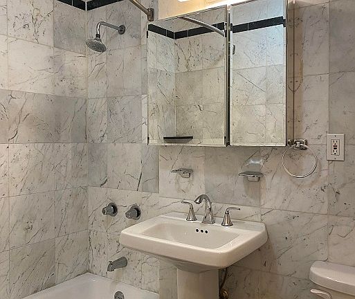 5th image of 124 2nd Ave APT 4A