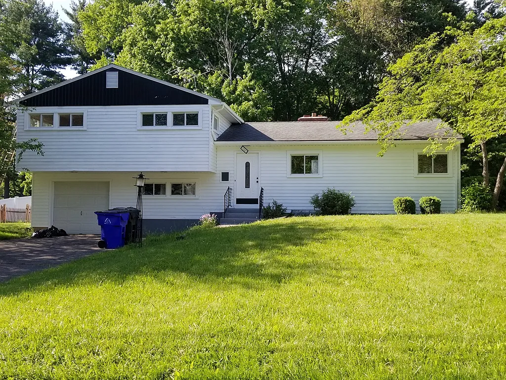 4 bed, 1600 sqft, $3,450 — Photo 1