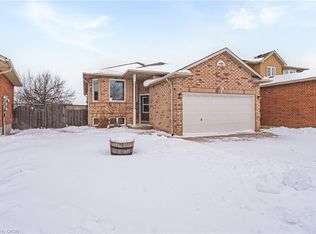 12 Shadetree Cres, Hamilton, ON L8J3X2