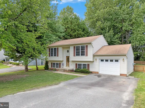 7213 Stone Crossing Dr, Fredericksburg, VA 22407